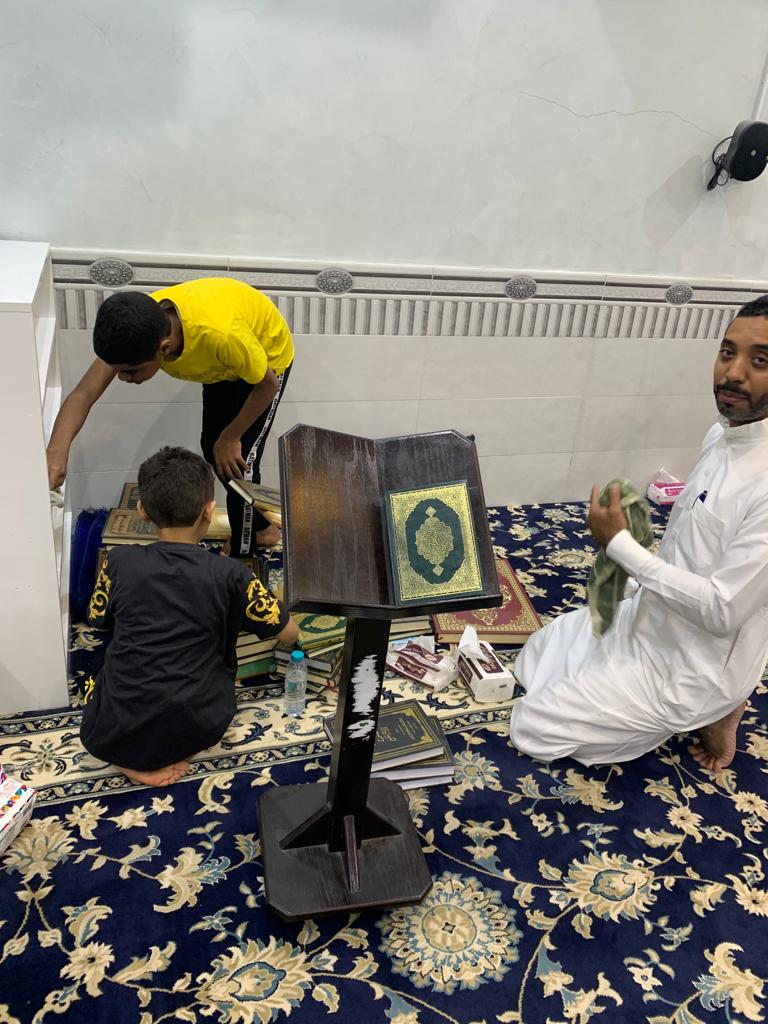 OYUNY_39's tweet photo. اليوم الثاني من مبادرة #العناية_بالمساجد التي أطلقتها لجنة العناية بالمساجد بالتعاون مع فريق أصدقاء التنمية التطوعي؛ حيث اشتمل اليوم الثاني على العناية بمسجد الإمام البخاري ومسجد الحصيمة بمشاركة 12 متطوع من الفريق. #رمضان #التطوع https://t.co/EofsIXDRxA