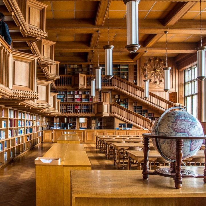 Levenger's tweet photo. #SundayReads visits KU Leuven Library in Belgium. Established in 1425, this remarkable Library has been twice destroyed and rebuilt - a visual marvel!
pc: @KU_Leuven
#KULeuvenLibrary #beautifullibrary #librarylover #library #book #books #booklover #bibliophile #Levenger https://t.co/Ym3MIZFY4o