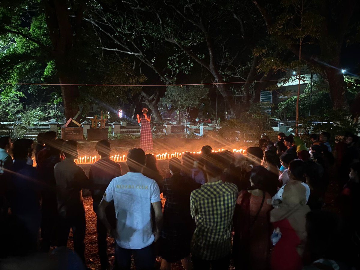poojapkumar3's tweet photo. This is a fight against injustice.We wont stop until we win.
#JusticeforFinalYearMedicos
#TeachUsBeforeExams https://t.co/NI3kaLN9EJ