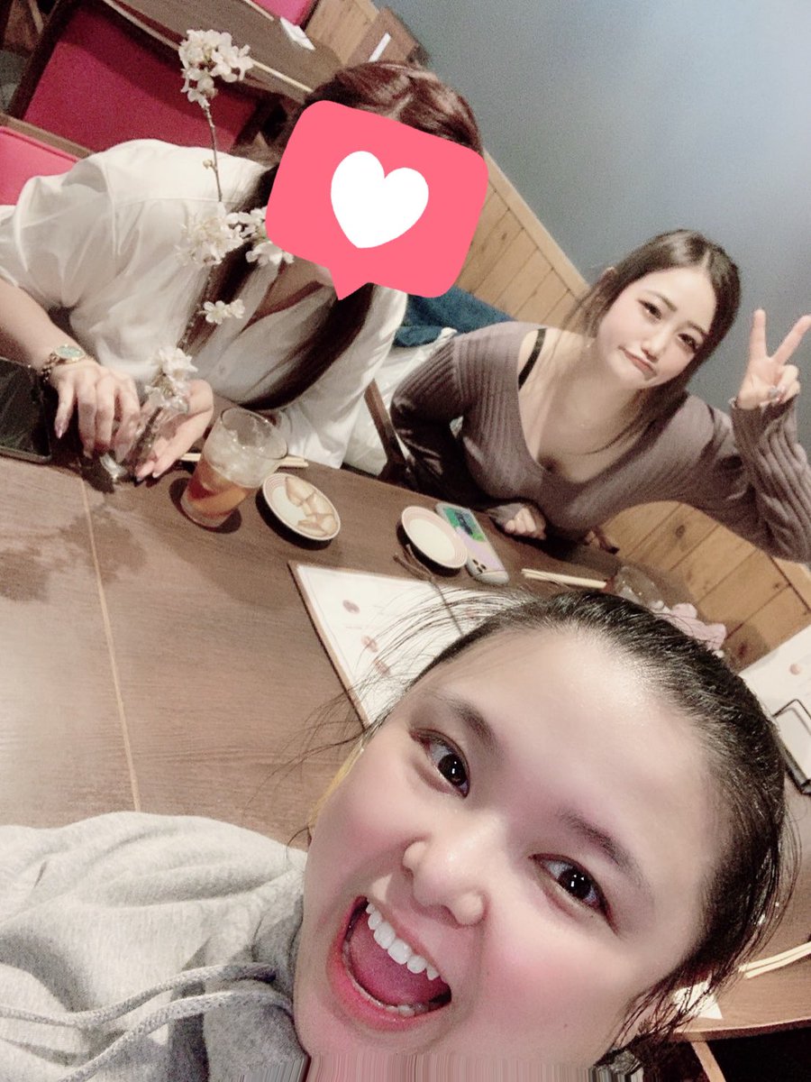 mayusama___'s tweet photo. そーいえば！
何年ぶりにかあちゃんに会えた☺︎💕
福岡楽しすぎて一生飲んでたけど、
また早く福岡行きたーい✌︎︎✌︎︎ https://t.co/znsQcLq50J