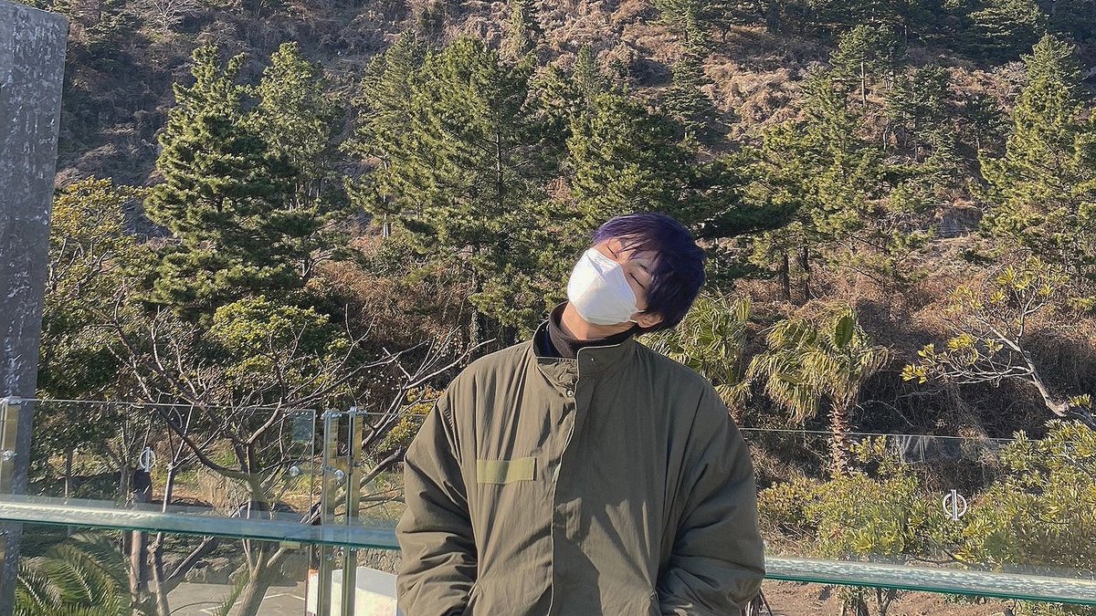 YJWONSITE's tweet photo. healing with jungwon 💚💗 https://t.co/iDgOoDdjWj