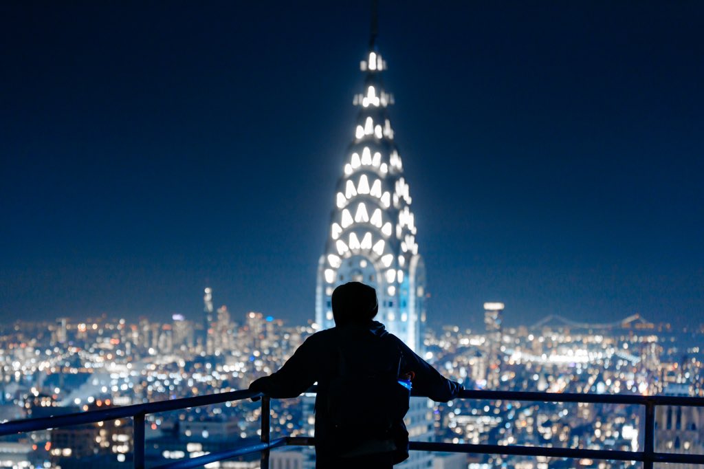 _Pluger's tweet photo. @tomdurantephoto &amp; the Chrysler building https://t.co/kJkye4nToG