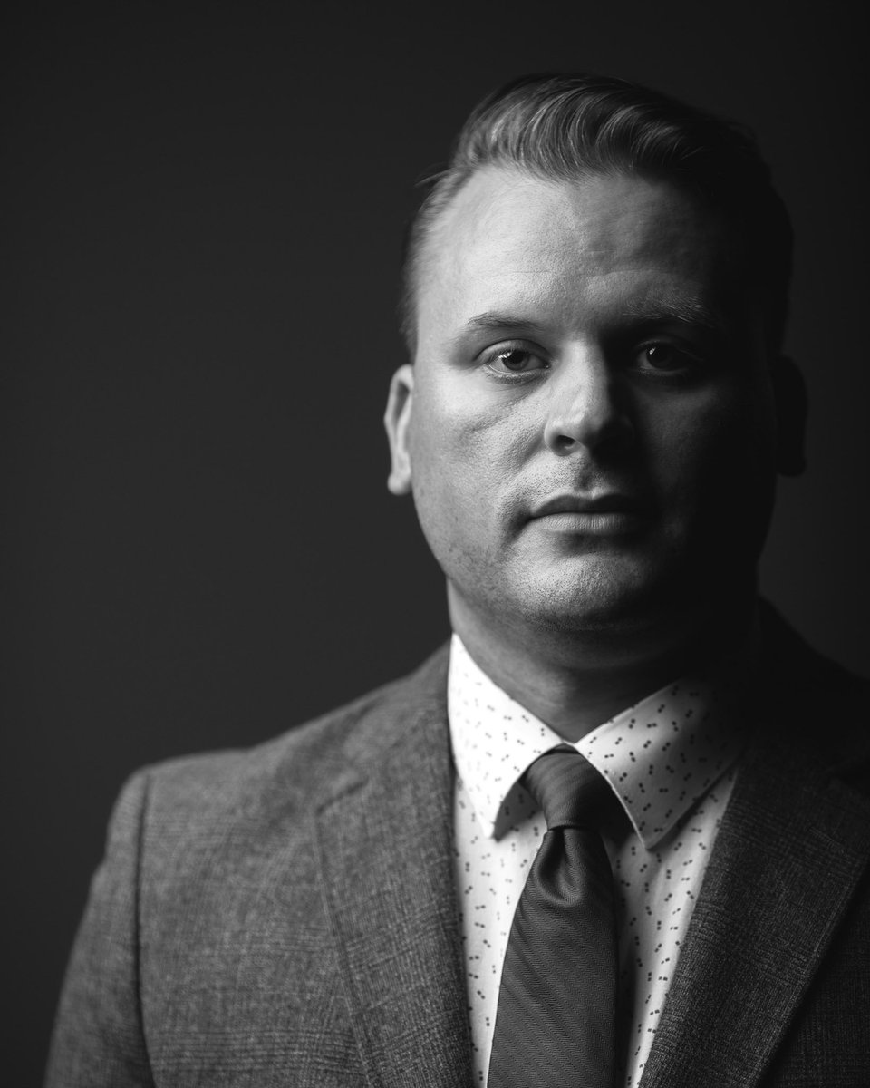 availstudioskc's tweet photo. Artful business portrait #Headshots #commercialphotography https://t.co/STJgt3lsh4