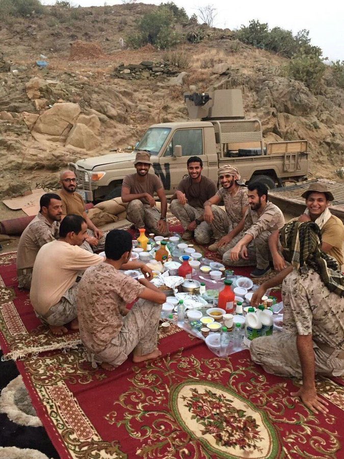 MBnradah's tweet photo. يـ جنودنا اللي  لاجات  المعركه تثبتون 
من دون حد البلاد ومن يحكم البلاد

من حقنا نفخر , ومن حقكم تضحكون 
جمعتو ، صيام  وقيام  وصلاه وجهاد 

.
. https://t.co/LKLEhGDGik