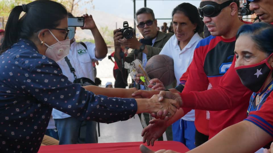 #03Abril Este sábado niños, niñas, jóvenes y adultos se dieron cita en la sede de @InsajuvAragua1  para disfrutar de actividades recreativas, culturales, deportivas y mas, en una gran Exhibición Juvenil, que contó con la presencia de la Gdora. del estado Aragua, <a href="/Soykarinacarpio/">Karina Carpio</a>