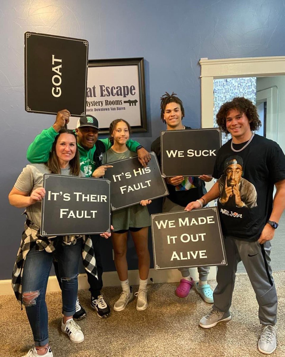 GreatEscapeVB's tweet image. 5 ❤️ Beats didn’t quite make it out of Family Game Night before time ran out, so close!  Great try, team!!! 👏🏼👏🏼👏🏼 #greatescapemysteryrooms #escaperoomvb #greatescape #escapevb #thingstodoinvb #escaperooms #vanburenar #vanburen #weloveescaperooms #teamwork #tripadvisor