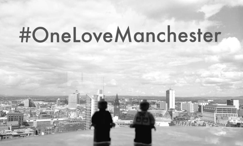 whittakerdesig1's tweet photo. Well done to everybody involved with putting this together @McrRemembers @TheMancUK @arronlp1 
And @SimonJWoodUK got to tackle @mattletiss7 bet you never thought that would happen. 😀👍👏✏️⚽️
#remember22 #manchester https://t.co/ttdMrpqP5r