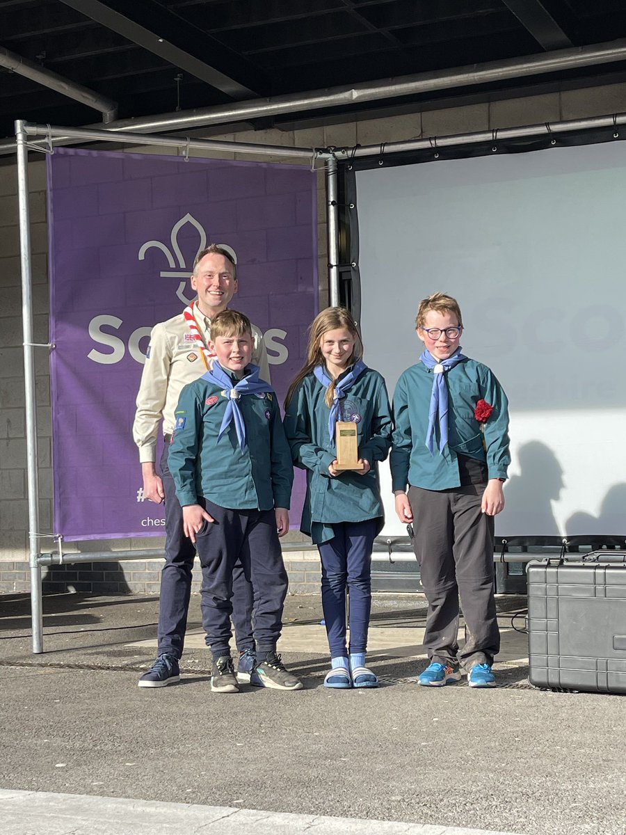 CheshireHike's tweet photo. Congratulations to our County Pathfinder winners team 105 from 1st Hartford #cheshirehike https://t.co/Ufvd1NeWOJ
