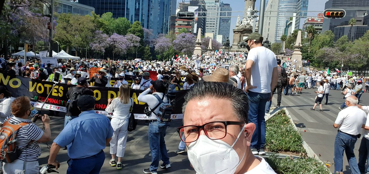 RuloMexa's tweet photo. Marcha Nacional 

#TerminasyTeVas 
#UrnasVacias10DeAbril https://t.co/MXfXr9v1Bo