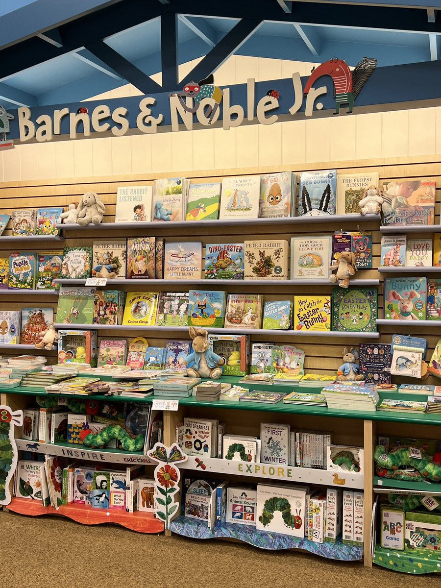 Maria_Qureshi's tweet photo. Hey @BNBuzz the two stores closest to me don’t have any Ramadan sections but an entire wall dedicated to Easter books. Muslim customers would appreciate Ramadan collections (esp for younger readers) so we don’t have to rummage around looking for books written by Muslim authors https://t.co/penYs2djSJ