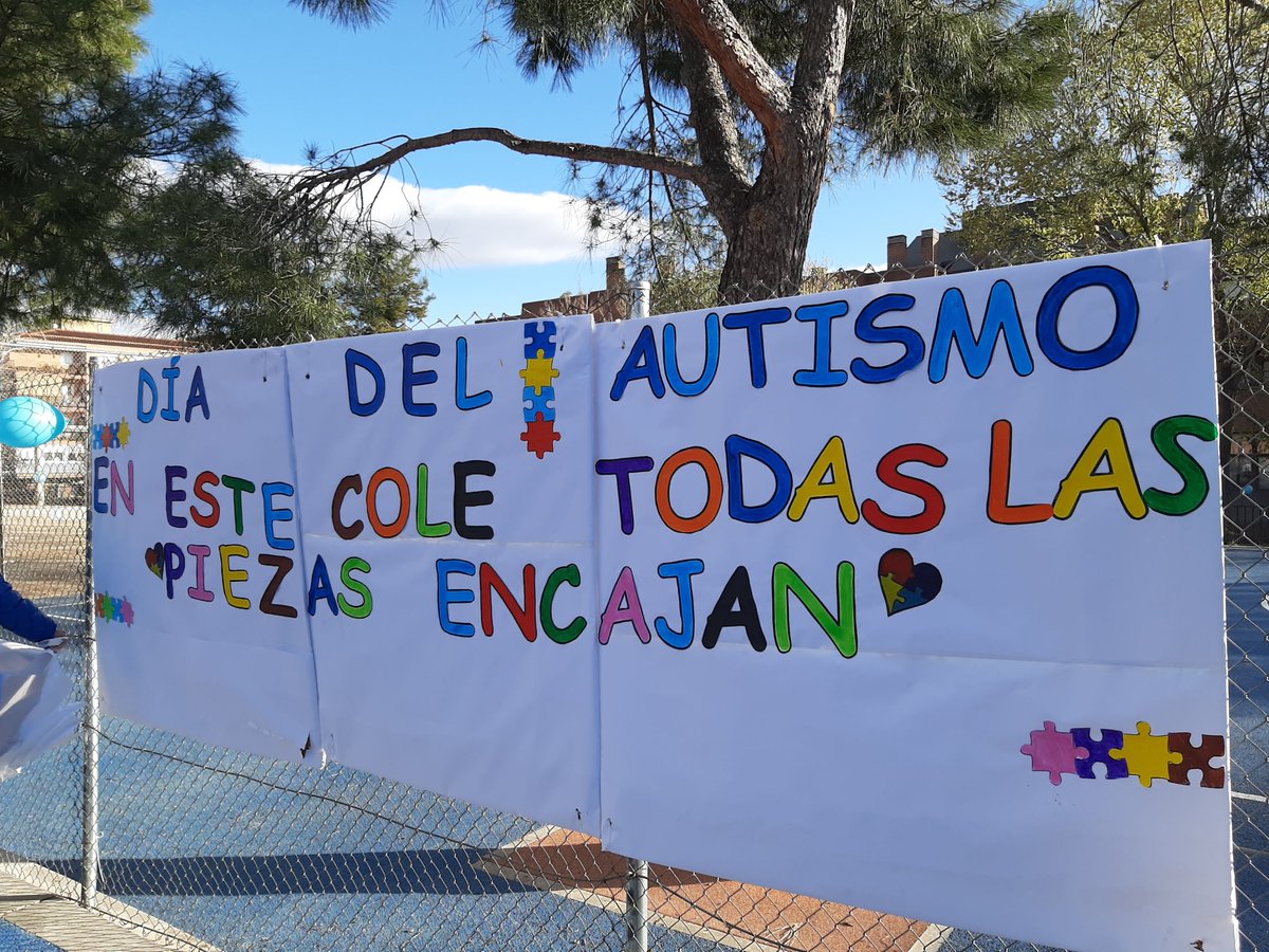 CeipSeis's tweet photo. Celebrando el Día del #Autismo en el @CeipSeis en una jornada de participación y sensibilización con todos los alumnos.¡Gracias al Equipo de La Cometa y a todo el Claustro por la grandísima colaboración ! @ComunidadMadrid @ALCBDS_Ayto @_NorTEA_ https://t.co/ZCe9FRcLmc