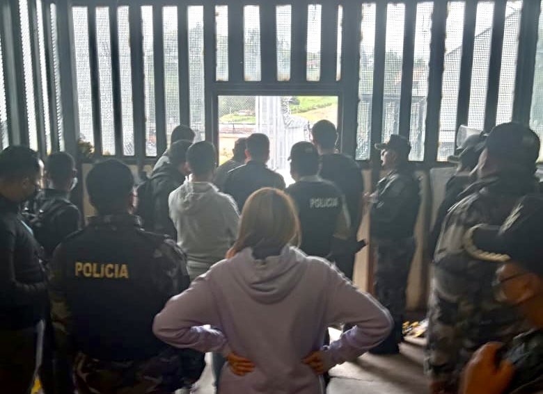 Ministerio de Gobierno Ecuador tweet media