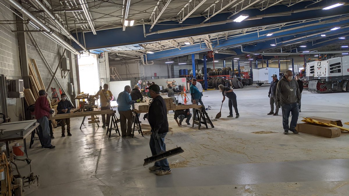 RyaCart91's tweet photo. It was an amazing turnout yesterday for our first build of the year. So great to see lots of familiar faces &amp; a lot of new ones! 🙂 Hard work for a good cause, we helped build 60 beds for kids in need across Metro Detroit! 💖 1/2 #SleepInHeavenlyPeace #CarterCares #ForTheKids https://t.co/a0119OTYTd
