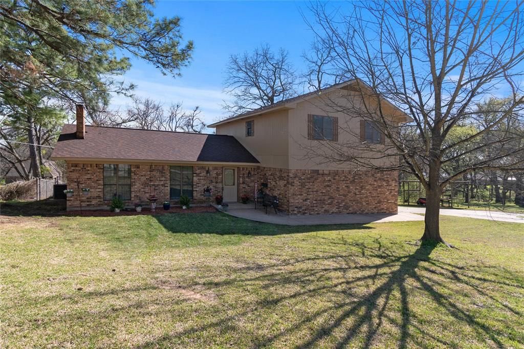 debjeanking's tweet photo. See what I found on @Zillow! https://t.co/uwNf1QgBXF https://t.co/lJxrnll3RA