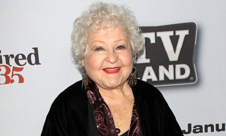 Tristes al saber que la actriz Estelle Harris -Muriel en ‘Hotel Dulce Hotel’- ha fallecido a los 93 años. 

Aunque su trayectoria profesional fue larga y fructífera, siempre la recordaremos por su icónico “no pienso limpiar eso”. 

DEP 🤍