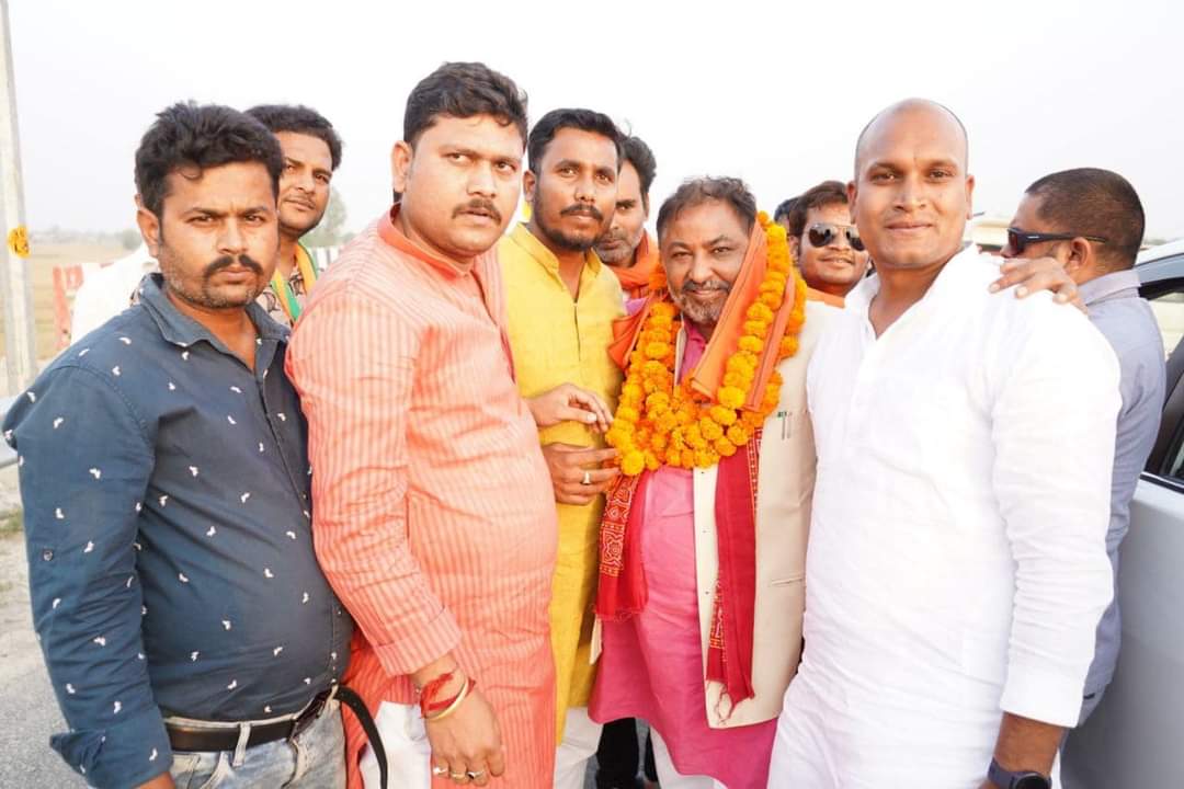 #बलिया जाते समय पूर्वांचल एक्सप्रेसवे पर ग़ाज़ीपुर जनपद में कार्यकर्ता बंधुओं द्वारा स्वागत के लिए हार्दिक आभार।