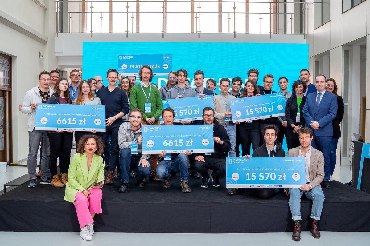 Znamy zwycięzców Datahonu #OtwarteDane. W kategoriach <a href="/MF_GOV_PL/">Ministerstwo Finansów</a>  <a href="/SPORT_GOV_PL/">Ministerstwo Sportu i Turystyki</a>  <a href="/GUS_STAT/">GUS</a> oraz staże w <a href="/NASK_pl/">NASK</a> . GRATULUJEMY! <a href="/Andruszkiewicz1/">Adam Andruszkiewicz</a>  @mc_gov_pl <a href="/PremierRP/">Kancelaria Premiera</a>