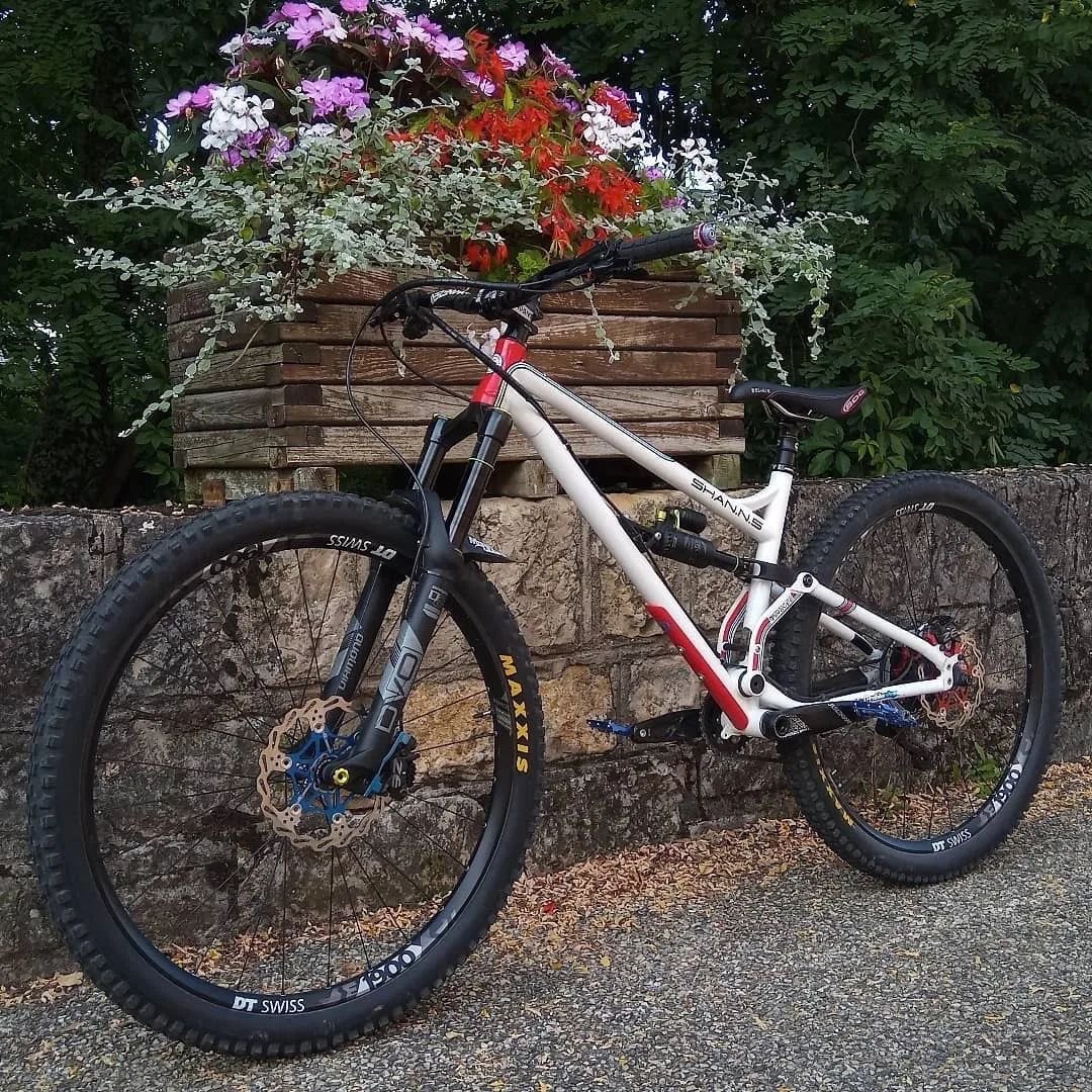 steelisrealmtb's tweet photo. Always loved the Shan N°5. Designed &amp; Tested in the mountainous Pyrenees 🇫🇷#productionprivee #productionpriveeshann5 #pp #productionpriveeshan #ridepp #ridemtb #steel #steelisreal #steelmtb #mtb #mtblifestyle #mtbnation #mtbenduro #mtbtrail #dvodiamond #dvo #dvoberyl #dvotopaz https://t.co/u1m0EGjHZd