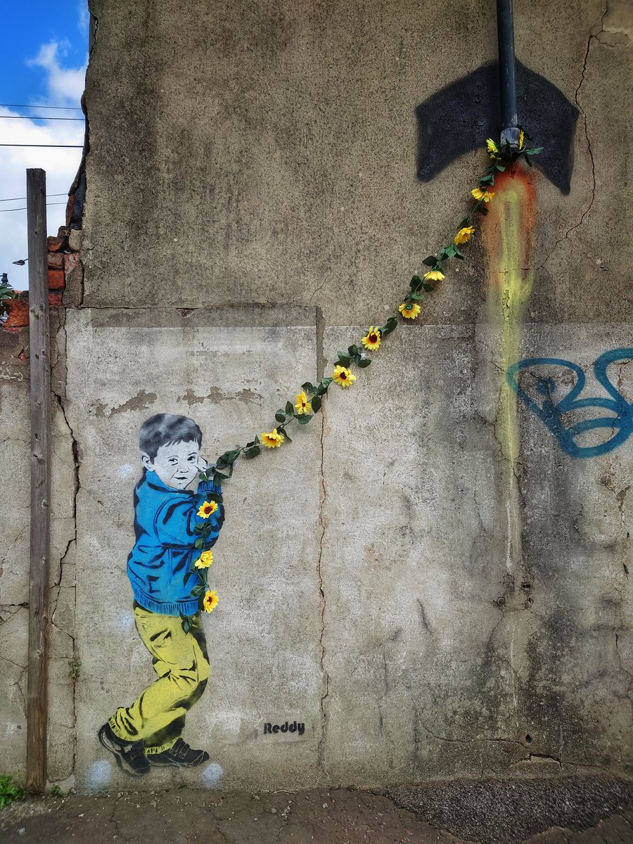 djleekee's tweet photo. More Ukraine street art in Cardiff by Reddy.

#cardiffstreetart #westandwithukraine #StandWithUkraine #streetart #cardiff #canton #reddy https://t.co/8ADe3UTfRk