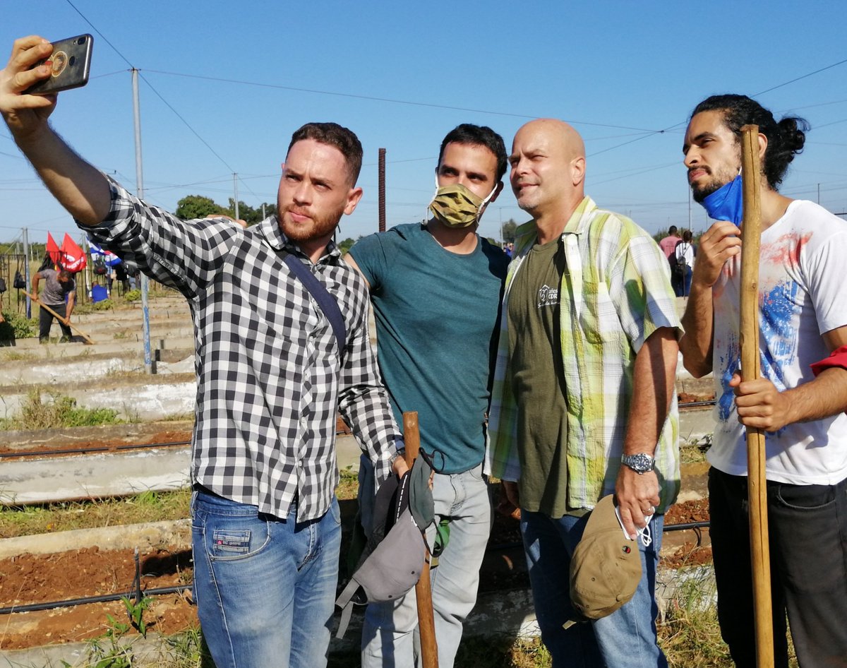 GHNordelo5's tweet image. En #Cuba hay una hiedra que le dicen &apos;Guau&apos; y da pica-pica, pero no se por qué a los odiadores les dan más pica-pica las imágenes de entusiastas jóvenes revolucionarios...¡Vaya, pa&apos;que se rasquen! #Cuba #VamosConTodo #CDRCuba #SomosDelBarrio