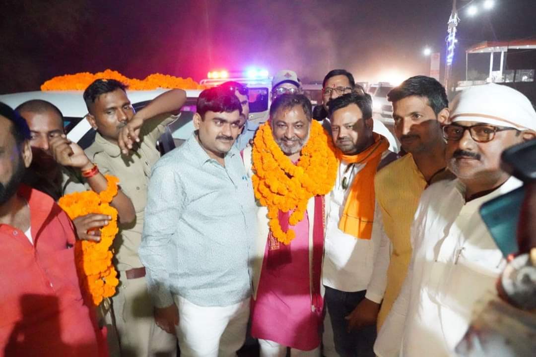 #बलिया जनपद की सीमा में सिधागर घाट पर बलिया के ज़िलाध्यक्ष श्री जय प्रकाश साहू जी, बजरंगी सिंह बज्जू जी एवं सभी कार्यकर्ता बंधुओं द्वारा किए गए आत्मीय स्वागत के लिए हार्दिक आभार।