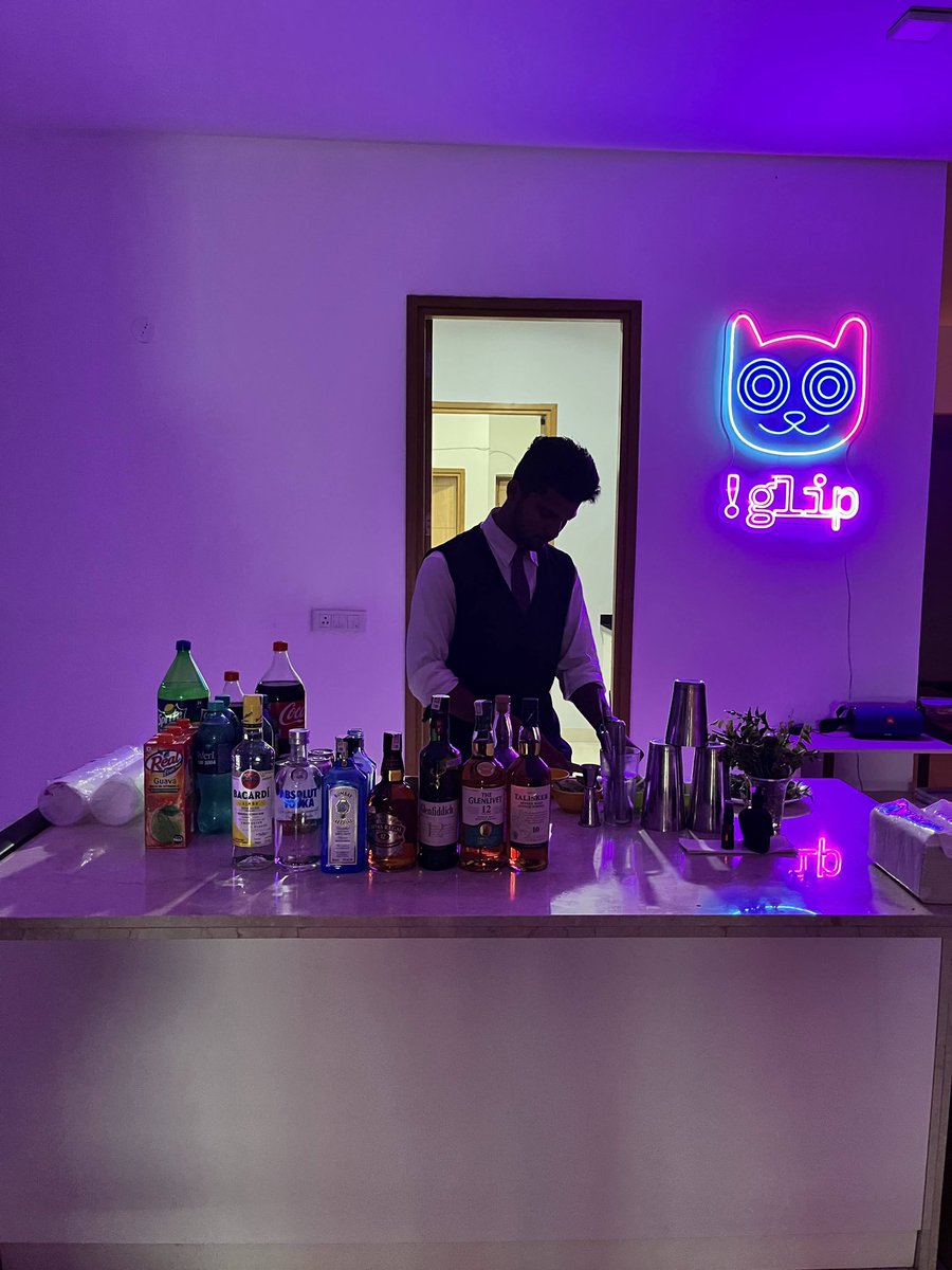 Hosted  <a href="/BusinessBarBB/">Business Bar</a> first Mixer on <a href="/sofarsounds/">Sofar Sounds</a> concept at HSR. 

Had great fun with mixed bag of 50+ people from startup ecosystem. 

<a href="/peakbengaluru/">Peak Bengaluru</a> 

#startups #networking #bangalore