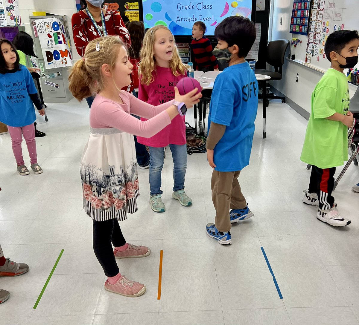 Ms_1stgrade's tweet photo. Thank you to @MissBrennan_1st class for inviting us to test out your arcade! We had the BEST time! @GoshenPostES #GoGPEGators https://t.co/QoYPa90EX3