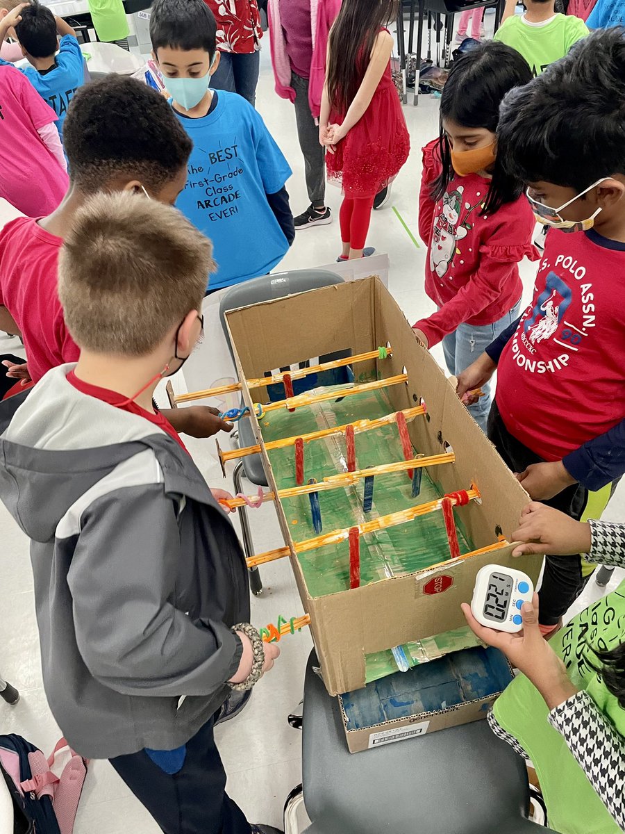 Ms_1stgrade's tweet photo. Thank you to @MissBrennan_1st class for inviting us to test out your arcade! We had the BEST time! @GoshenPostES #GoGPEGators https://t.co/QoYPa90EX3