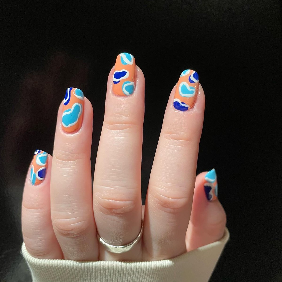 CoutureCuticle's tweet photo. Sqwuiggly wiggily vibes 〰〰〰
.
.
.
@holotaco One Melon Followers, Not Milky White, Cyantific, Royal Tea Blue https://t.co/bRQ6hPHwJa