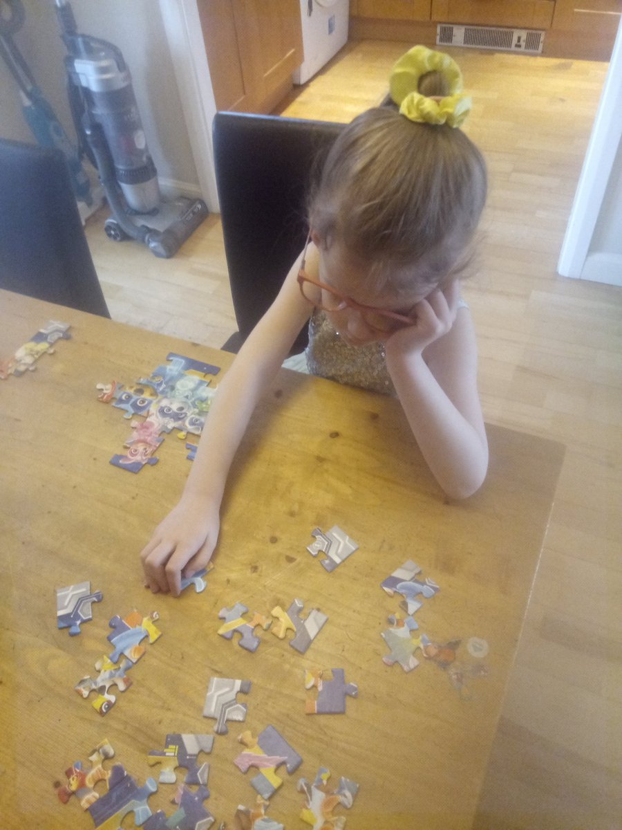 LucieLong20's tweet photo. @TranbyReception E has had an exciting, exillerating, excellent E/e #Alphabetweekend including extreme concentration on jigsaws, making (and eating!) Easter nests, collecting eggs, exploring the lambing sheds at Elsham and as the girl herself says "just being E!" π€£ https://t.co/tRJp9cbQKj
