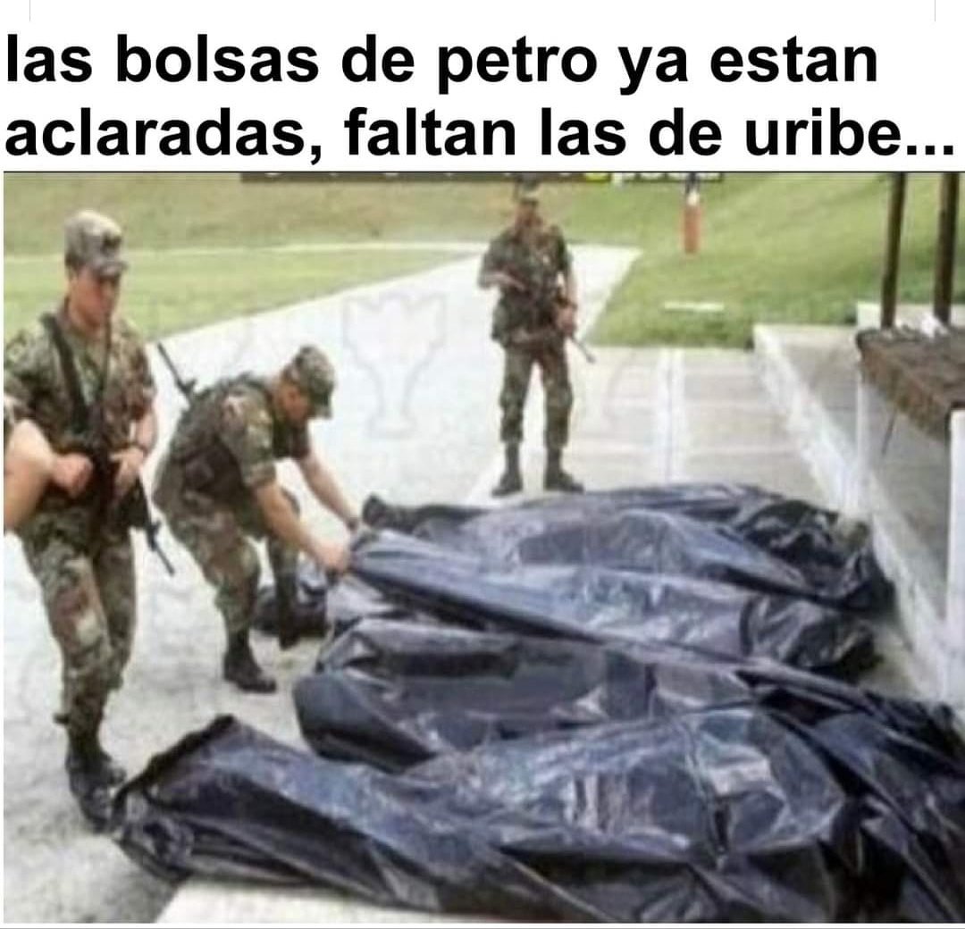 calvach_juan's tweet image. Obviamente hace referencia al de éstas bolsas :