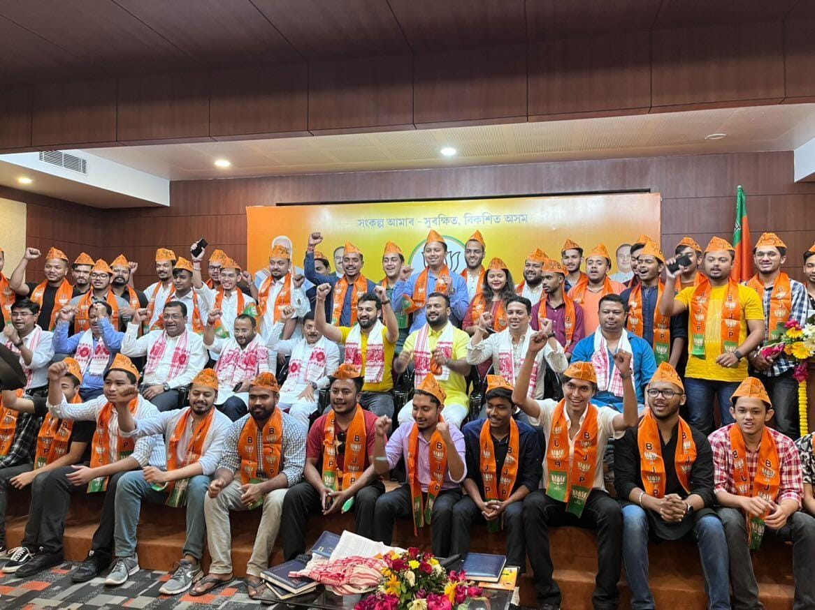 jury_sharma's tweet photo. Believing in Adarniya PM Shri @narendramodi 's vision &amp; dynamic leadership of Hon'ble CM Shri @himantabiswa dev, today a large number of youth from NSUI &amp; AAP joined @BJP4Assam at BJP HQ, Hengrabari. https://t.co/lT43nKd8mg
