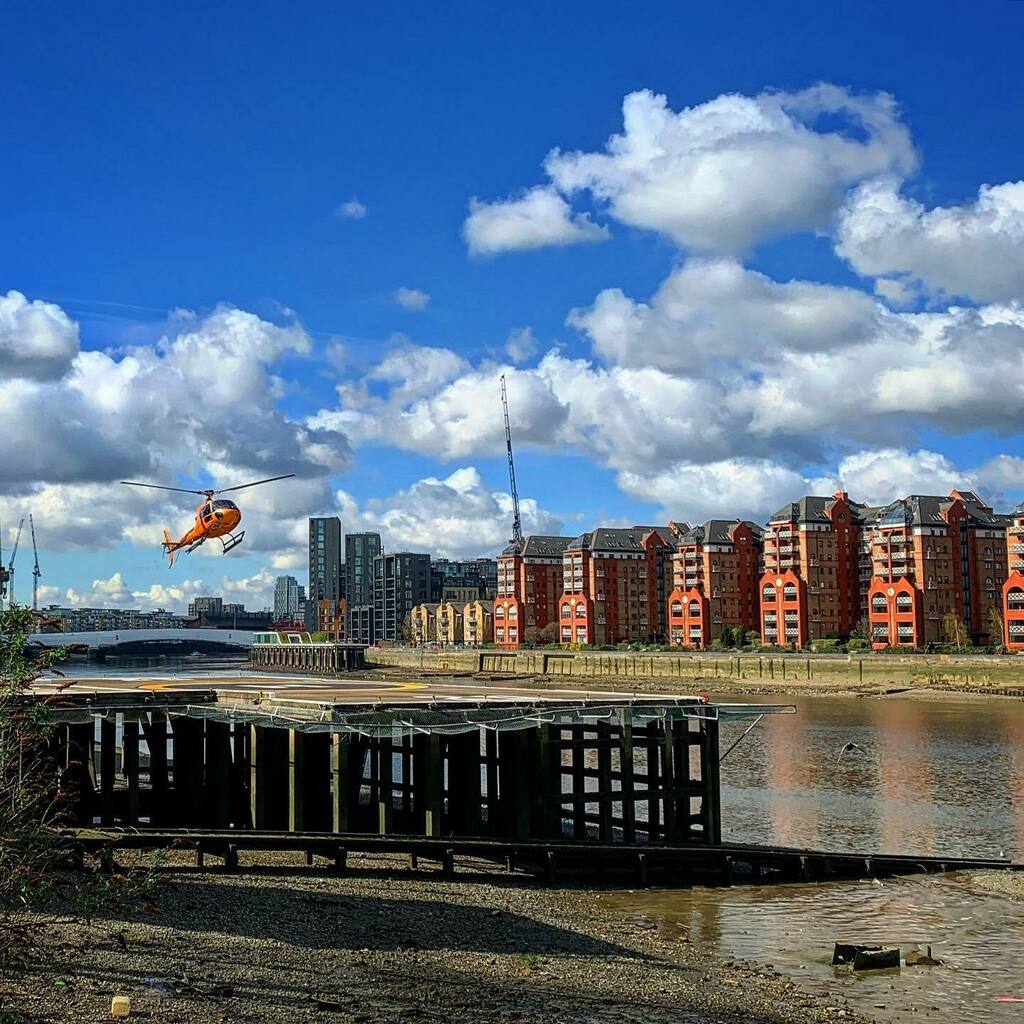 malumpfy's tweet photo. Helicopter coming into land at Battersea Heliport, on our walk this morning.

#helicopter #chopper #batterseaheliport #londonheliport #batterseareach #Battersea #thames #riverthames #thamesriver #wandsworth #sw11 #london #londonist #thisislondon #londonf… https://t.co/sHgh2JhU3M https://t.co/VD9ZESZqRr