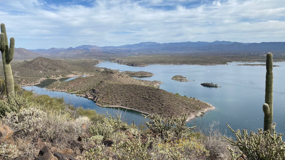 AravaipaRunning's tweet photo. Want this view? This is just a little sample of some of the eye candy 🍭 seen on the 40k course at today’s Dam Good Run!
It’s better in person 😉
📸 @JamilCoury
#damgoodrun https://t.co/ZDi1pf1LVk