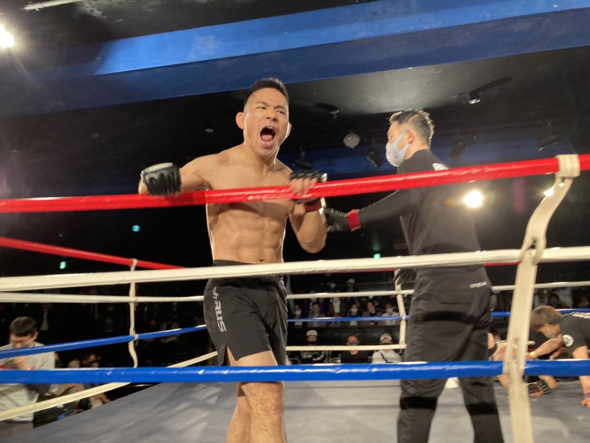 Tomoya_MMA1987's tweet photo. 【4/3 プロ修斗 新宿FACE大会】

4年ぶりの勝利🏅 
メインイベントでKO勝ちでした‼️
MVPも獲得🔥
応援頂きありがとうございました✨

#shooto0403 https://t.co/aHp6Y1K1it