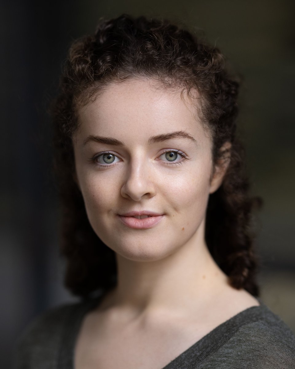 siuncokane's tweet photo. @FionaCrossUK Hi Fiona! I would love to be considered for this audition. https://t.co/T40y1SSDZ2 https://t.co/mwRipfiGg1