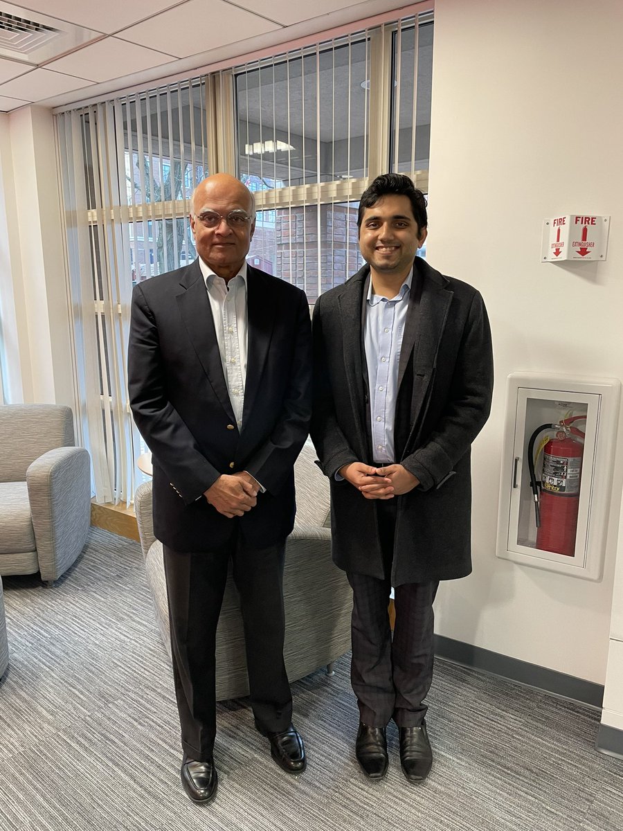 sreejanifs's tweet image. Had the privilege to organize a super insightful event filled with fascinating conversations on #diplomacy and everything that goes behind it with @ShivshankaMenon, former NSA and Foreign Secy