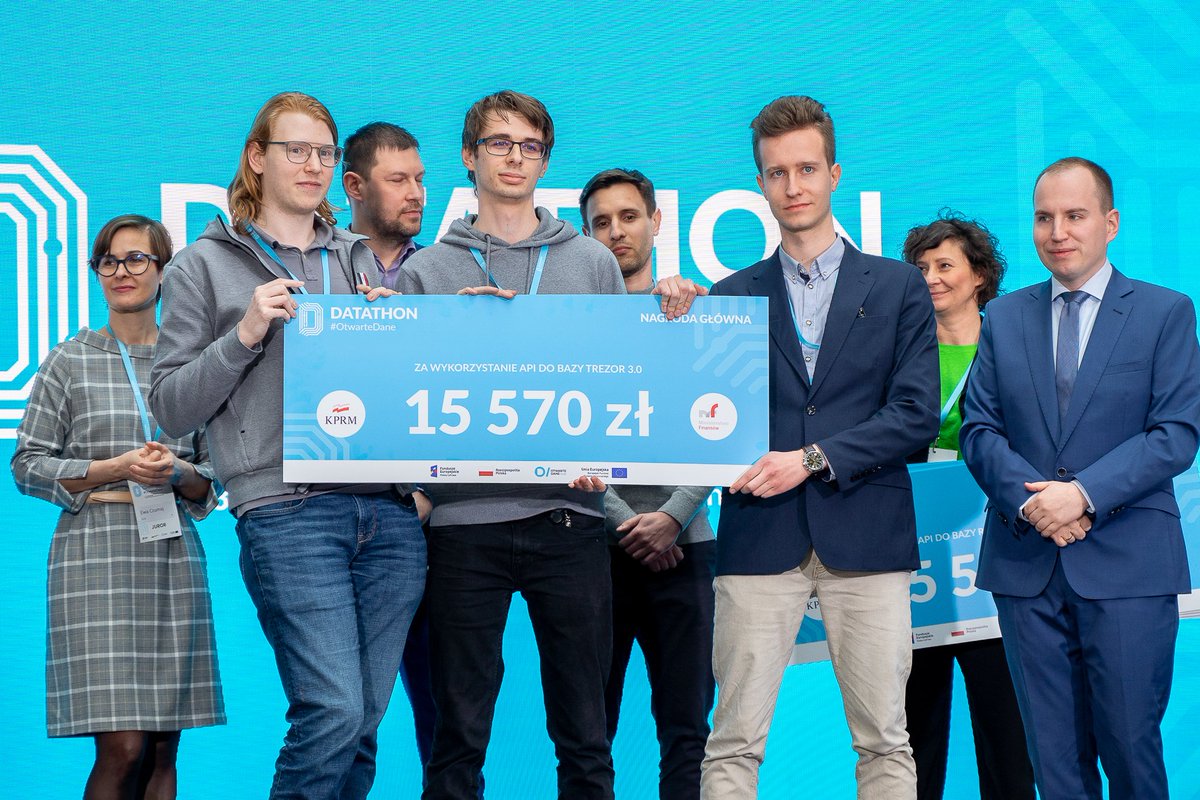 hackathongovpl's tweet photo. Nagrodę w kategorii "Wykorzystanie API do bazy TREZOR 3.0 Ministerstwa Finansów" otrzymuje zespół DATA DRIVERS. Brawo!
@MF_GOV_PL  @datathon #OtwarteDane #hackathon https://t.co/n0t7NamqzP
