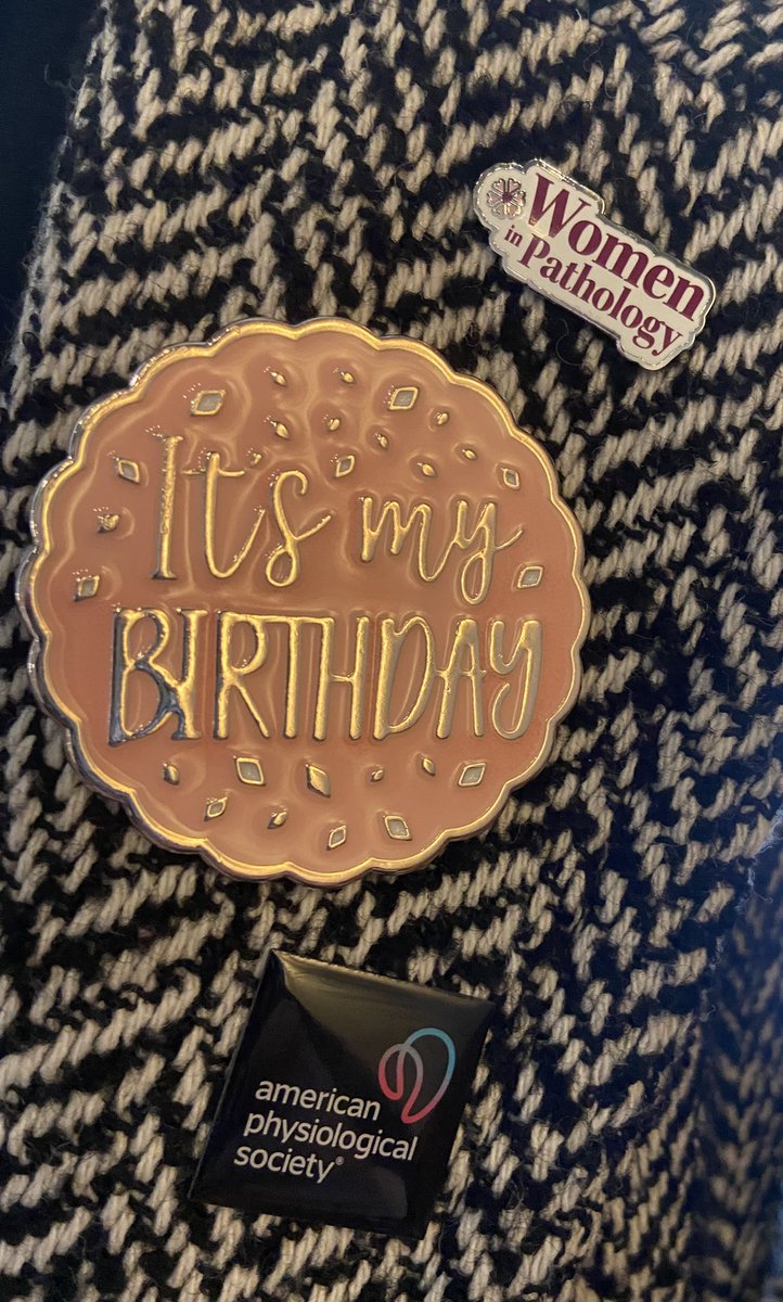 thekengevik's tweet photo. It’s fitting that during my first & last #ExpBio I get to celebrate my birthday 🎂
#APSatExpBio #ASIP https://t.co/W13gU10lBq