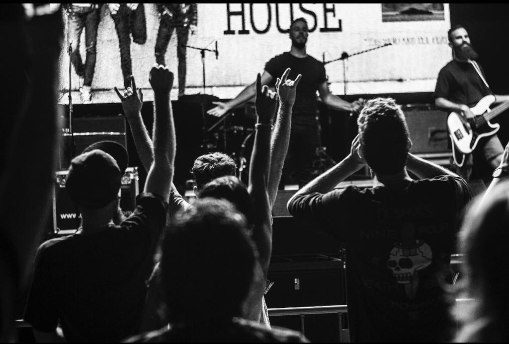 Tree_HouseBand's tweet photo. Nuestro itinerario de conciertos está abierto a vosotr@s, escuchamos vuestras recomendaciones de cara a añadir más fechas al calendario, no dudéis en enviarnos un mensaje o comentar en este tweet.

¿DÓNDE OS GUSTARÍA VER A TREE HOUSE PRÓXIMAMENTE? https://t.co/lp2jdxfm5z