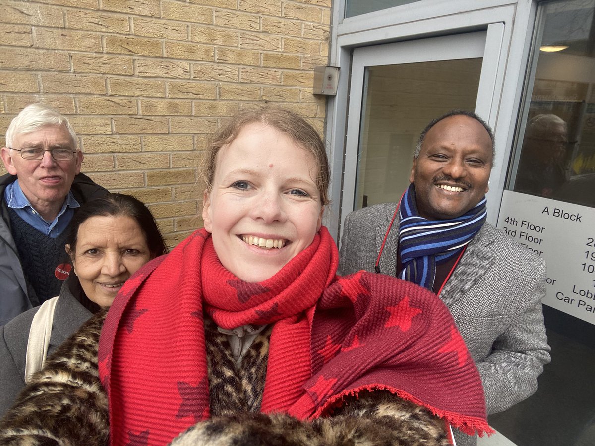 StMartinsLab's tweet photo. Great afternoon speaking to residents on Norwood Road today - lots of support for our @UKLabour candidates - stopping antisocial behaviour &amp; cladding safety raised by residents. Thanks to colleagues from @labourstockwell &amp; @StreathamHLab for joining us today! https://t.co/z5wE8hbT3q