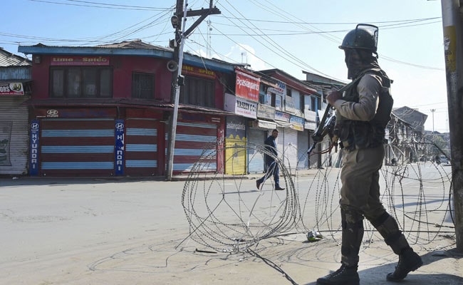 RT @ndtvfeed: Terrorists Fire At Migrant Labourers In J&K's Pulwama, 2 Injured https://t.co/Wb1HJnjc76 https://t.co/8cw1IR7NBw