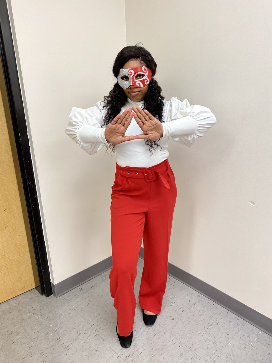 BabyyyT02's tweet photo. Sorry for the wait, but we all knew this day was coming❤️🤍. When God made me, he knew what I would be part of❤️🤍🔺
Allow me to reintroduce myself: Everyone knows me as Tiara, but in DELTALAND they call me RED Alert 🚨
#12club
#AOML
#legacychild
#deltasigmatheta https://t.co/VKMGHzqrFN