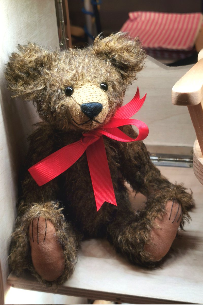 gkoutsika's tweet photo. Utterly delightful handcrafted teddies at the #BearFest @RBKC #crafts #creativity https://t.co/yegzPF28kz