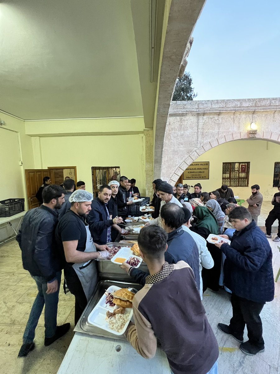 GencMUSIADUrfa's tweet photo. Geleneksel İftar Çadırımız devam ediyor. 

Rabbimiz kabul buyursun. https://t.co/4AuHSnJzsD