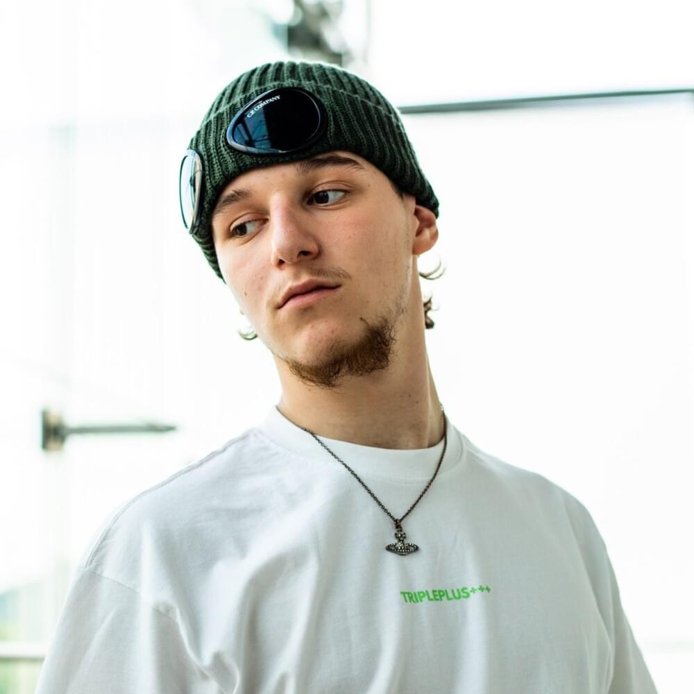 lowkeypack's tweet photo. Cible recherchée #7 : JMK$, Khali &amp; J9ueve - MENSONGE (prod. Gio, Pushk Production &amp; C4PA). 
En plus de la venue de ce cross-over innatendu, on fête le retour des trois couplets, et du format long proposé par nos artistes. Focus obligatoire sur ce futur hit de la tape. https://t.co/YgiC5qFc5u
