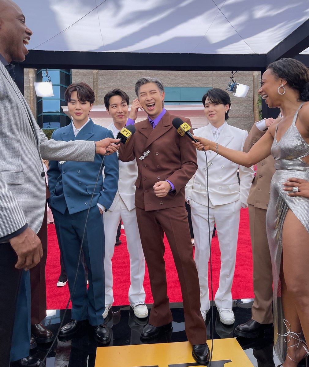RM_C23's tweet photo. 🥺♥️😭 Namjoom porque eres tan hermoso 
BTS BTS BTS PAVED THE WAY 💜 https://t.co/pmV6P8TrTP