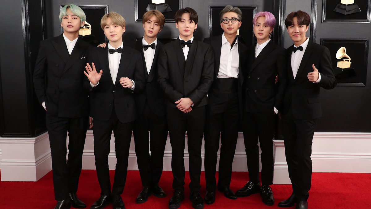 wangteaco's tweet photo. #BTS Grammys Red Carpet 
2019 ➜ 2020 ➜ 2021 ➜ 2022 https://t.co/pymlyO6Zih
