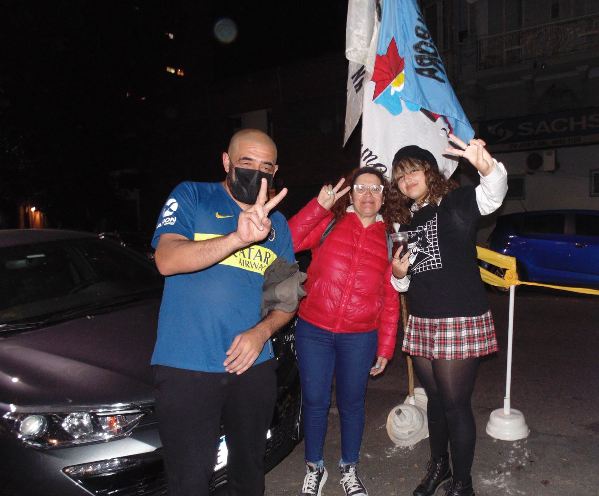 PalermoCampora's tweet photo. Volvimos a encontrarnos en una hermosa Peña de la Soberanía!!
Gracias a todxs los que se sumaron a participar. A los artistas Oscar "El caminante salteño", #Clamar "Rock militante" y a #ProyectoSemilla y #RedVivas por estar presentes.
#MalvinasNosUne #Malvinas40Años https://t.co/mCKkh1YDh8