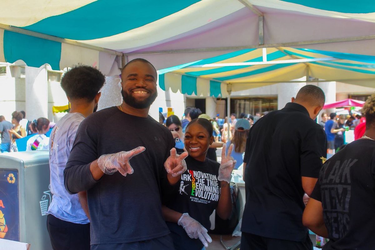 UTSANSBE's tweet photo. Thank you to everyone who donated and/or bought our loaded fries 🍟 at our dia sombrilla booth. And huge shout to our members who volunteered to help out.
@R5NSBE @UTSA
.
.
.
.
.
#utsa #nsbe #classof2025 #classof2024 #classof2023 #birdsup #utsaengineering https://t.co/ShpckCn6GH